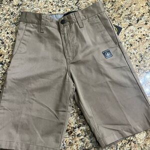 New with tags: Volcom Chino Khaki Shorts Boys Size 24 (boys size 8)
